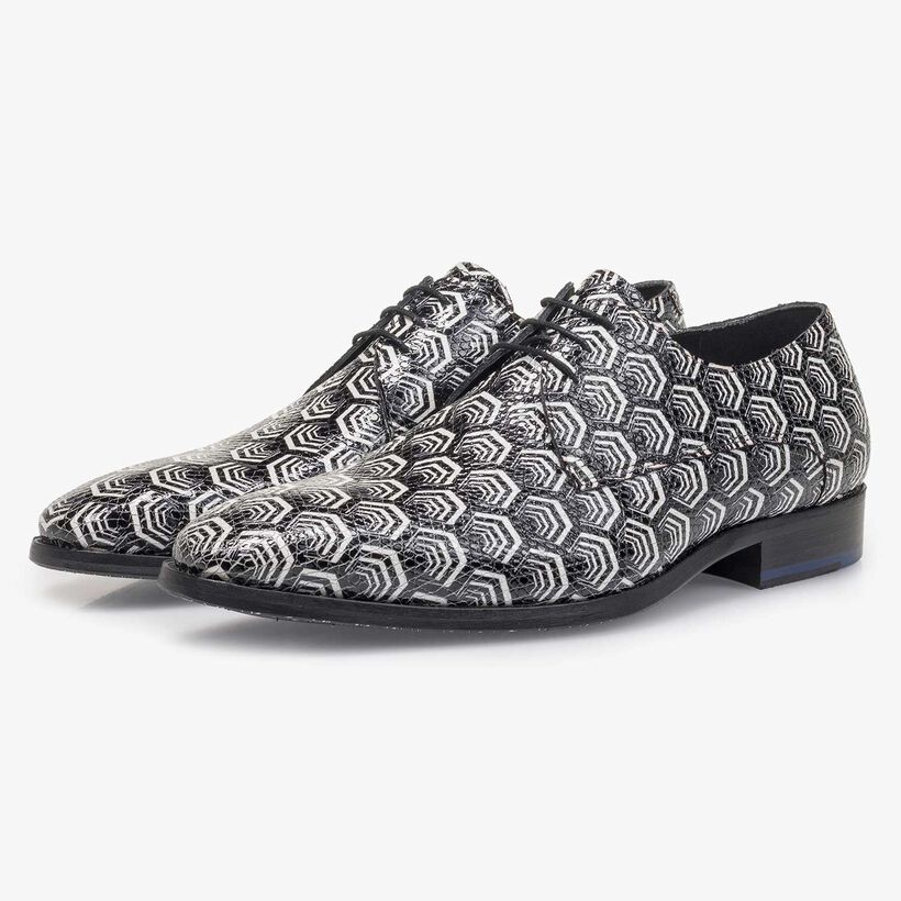 Kalfsleren veterschoen met print