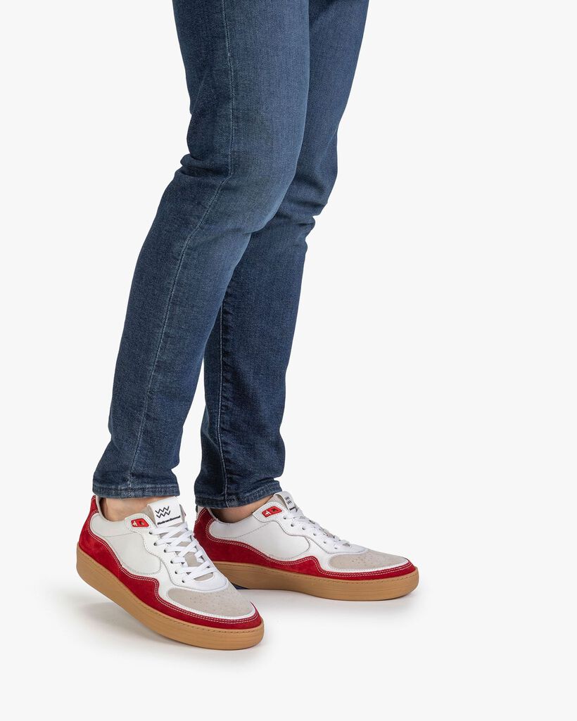 Sneaker su&egrave;de rood