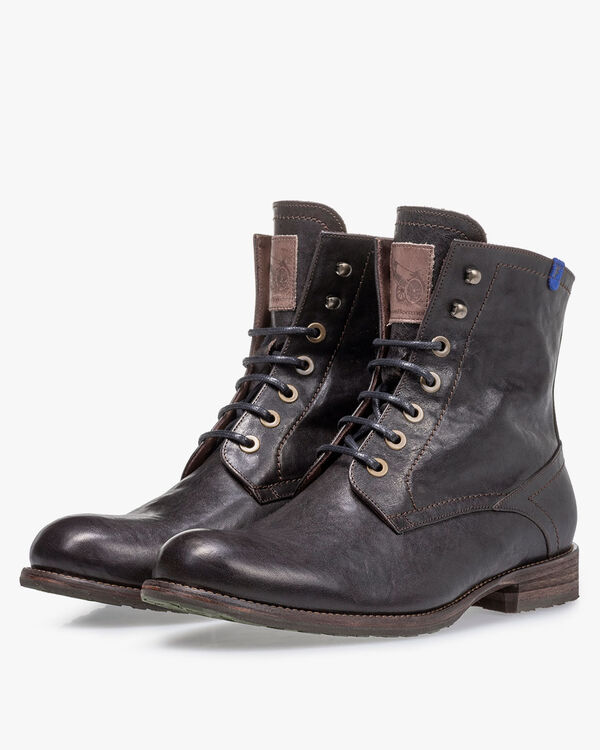 Wolgevoerde veterboot zwart