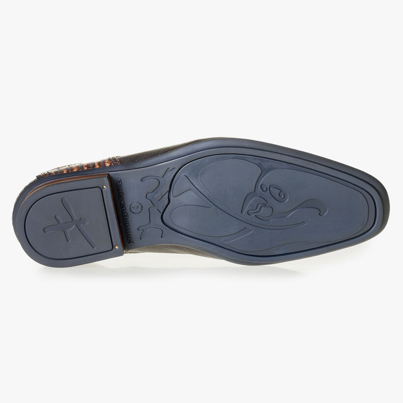 Cognac-coloured calf leather lace shoe with lizard print