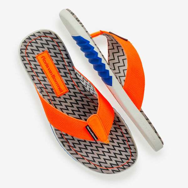 Su&egrave;de teenslipper oranje met print