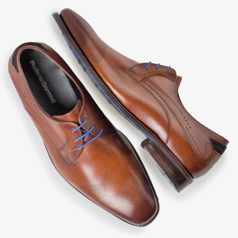 Cognac veterschoen met laserprint