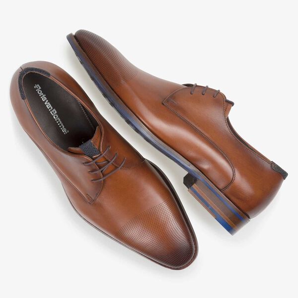 Kalfsleren veterschoen cognac met lasering