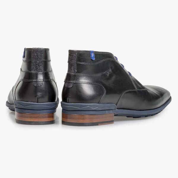 Zwarte kalfsleren veterboot