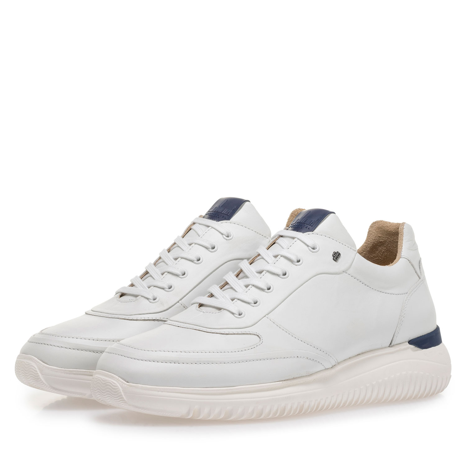 16302/07 - Witte kalfsleren sneaker 16302/07 - Witte kalfsleren sneaker