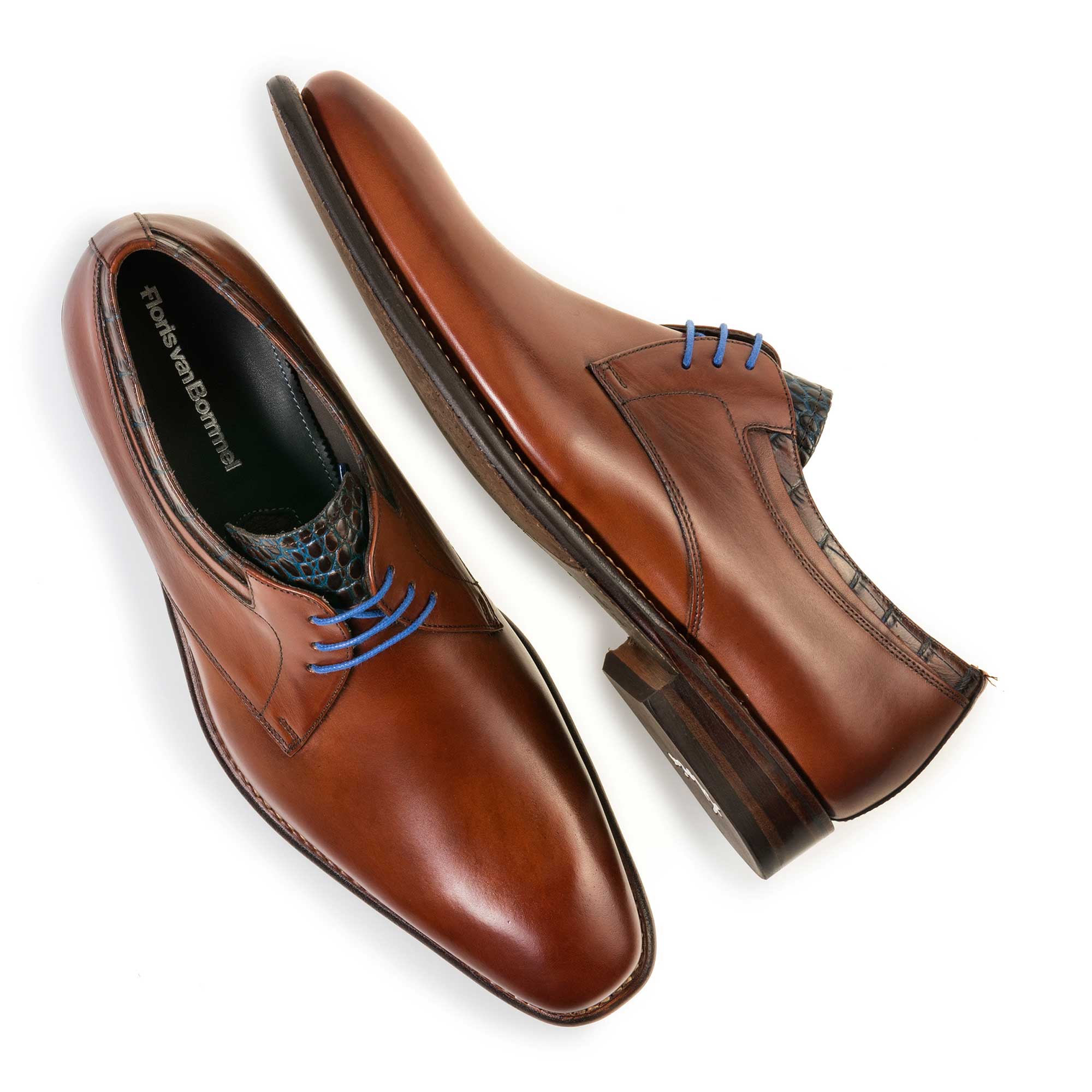 14302/01 - Mid-brown calf's leather lace shoe 14302/01 - Mid-brown calf's leather lace shoe