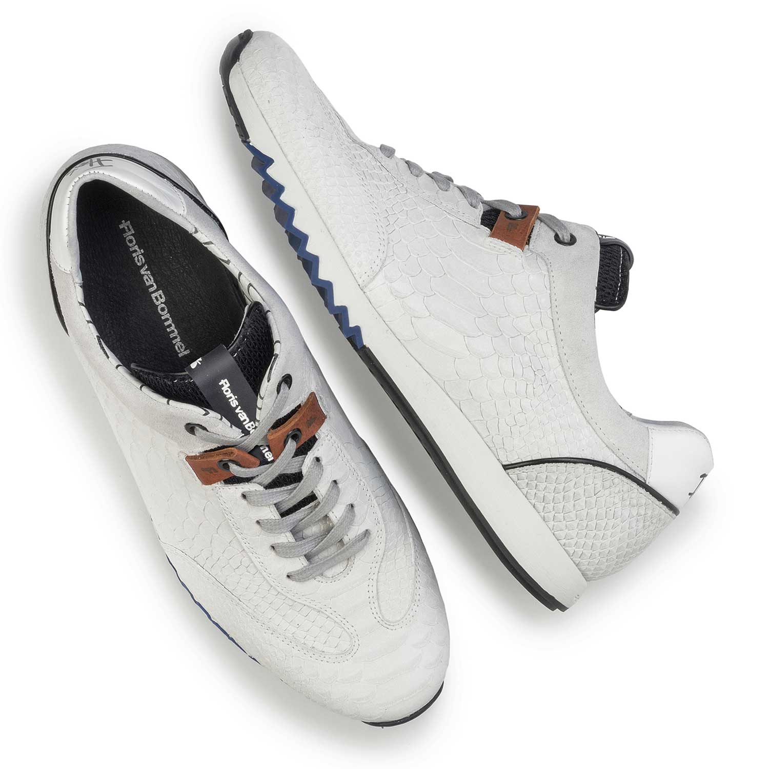16219/02 - Kalfsleren witte sneaker met snakeprint 16219/02 - Kalfsleren witte sneaker met snakeprint