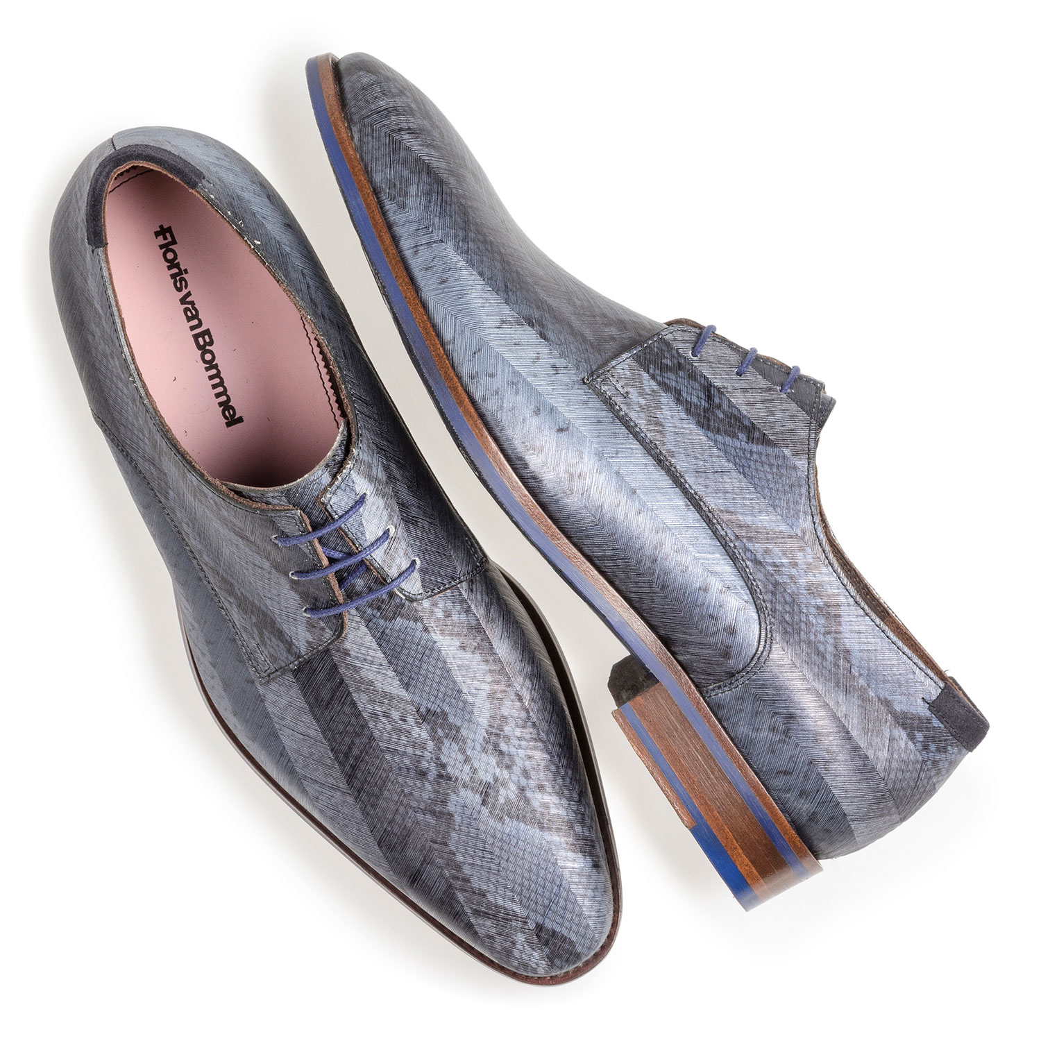 18297/01 - Grey patent leather lace shoe with snake print 18297/01 - Grey patent leather lace shoe with snake print