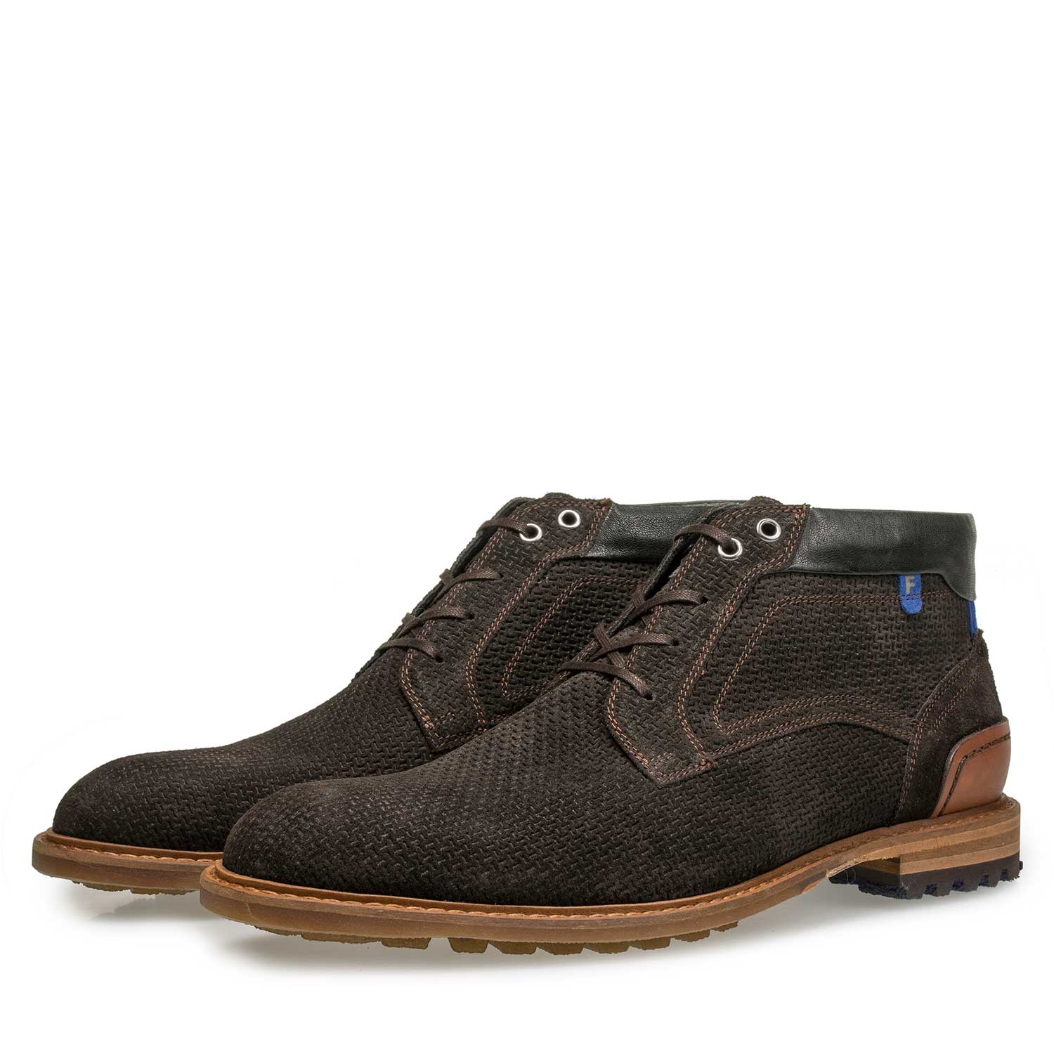 10228/05 - Bruine suède veterboot met dessin 10228/05 - Bruine suède veterboot met dessin