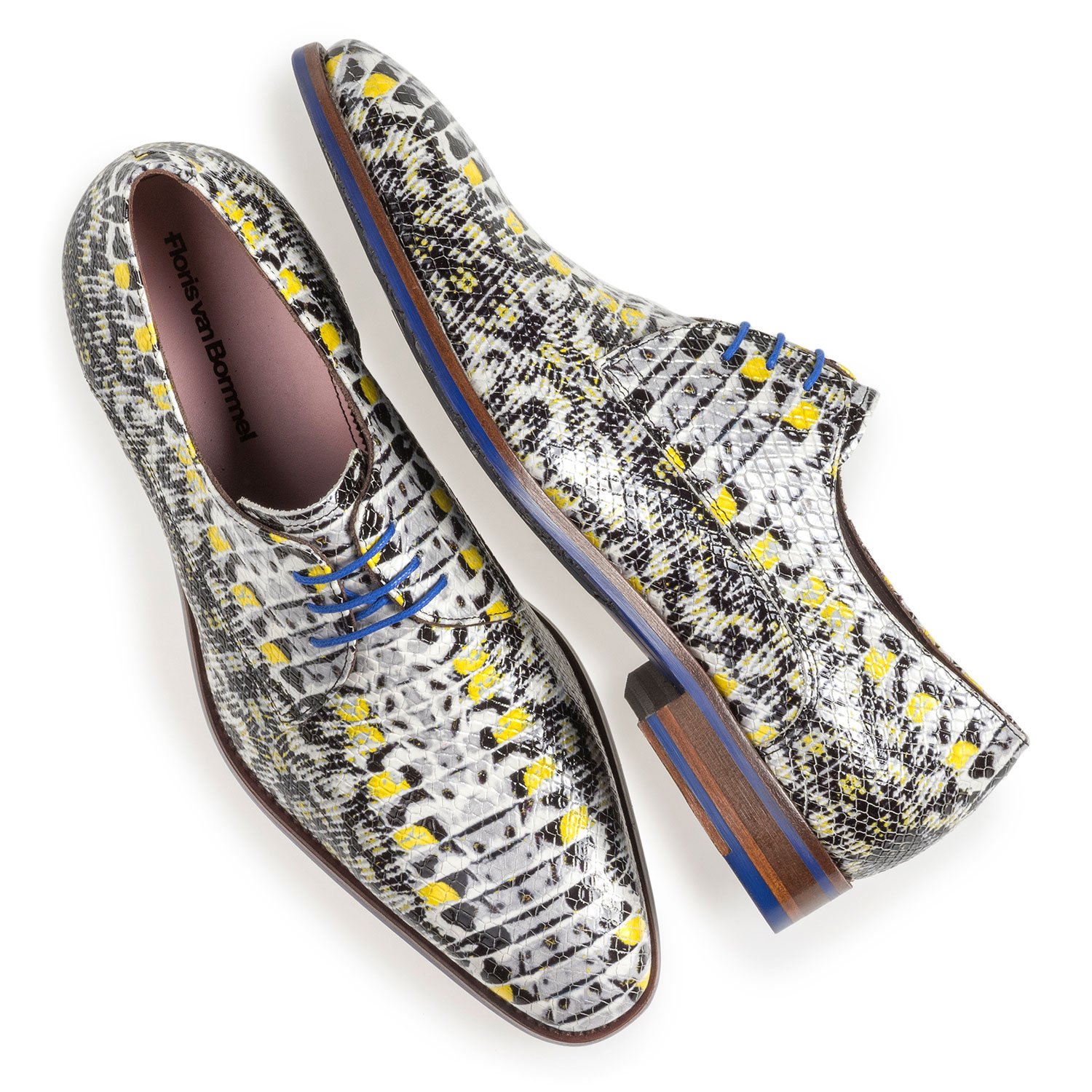 18346/05 - Yellow patent leather lace shoe with snake print 18346/05 - Yellow patent leather lace shoe with snake print