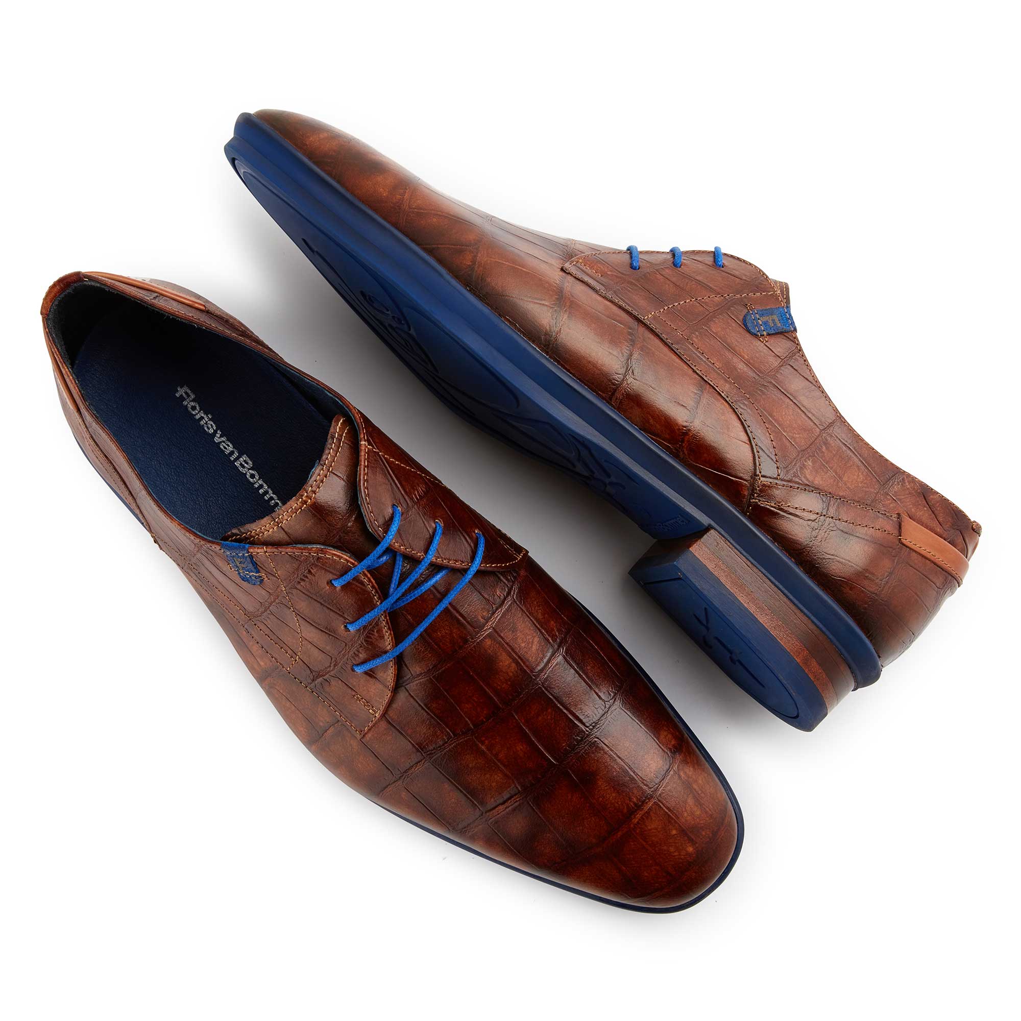 14310/06 - Bruine leren veterschoen met crocoprint 14310/06 - Bruine leren veterschoen met crocoprint