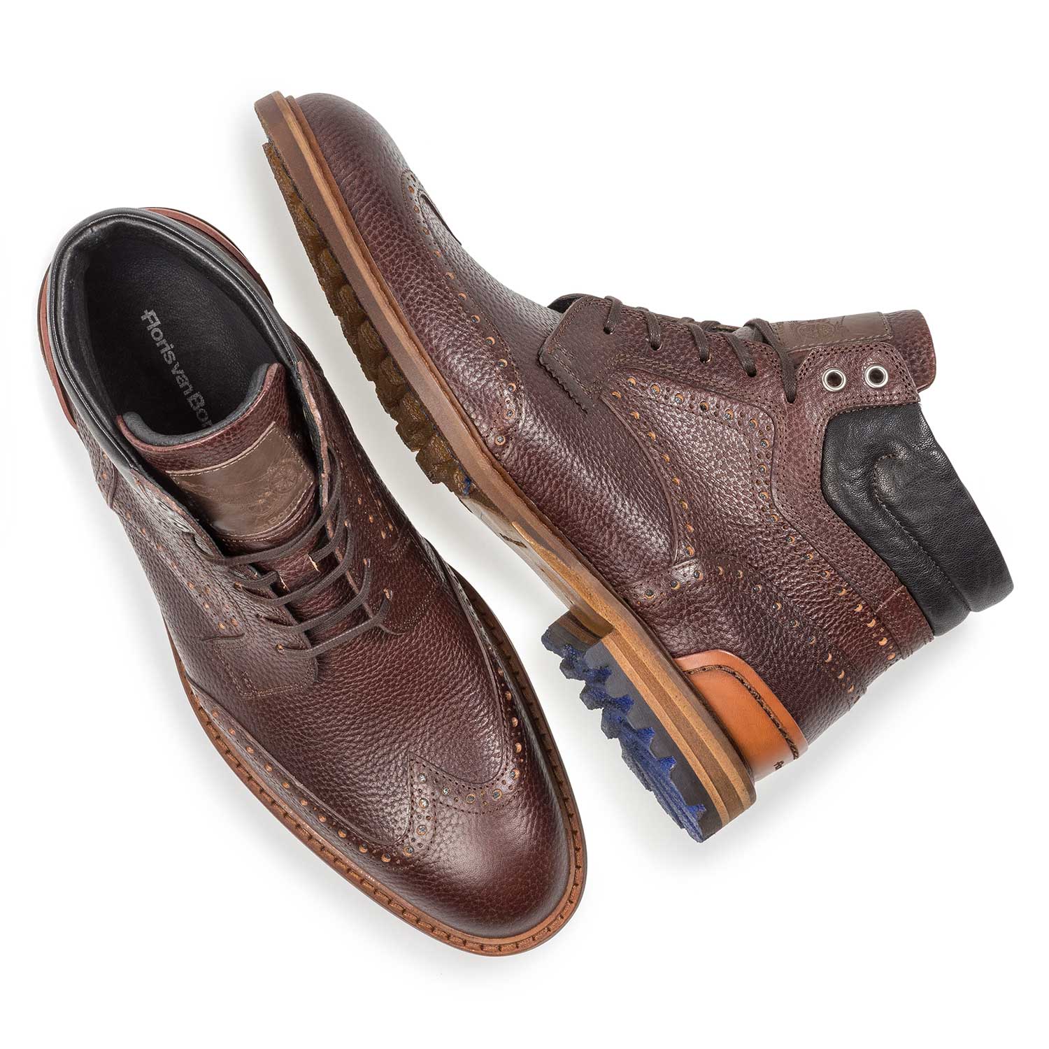 10816/05 - Donkerbruine leren veterboot met print 10816/05 - Donkerbruine leren veterboot met print