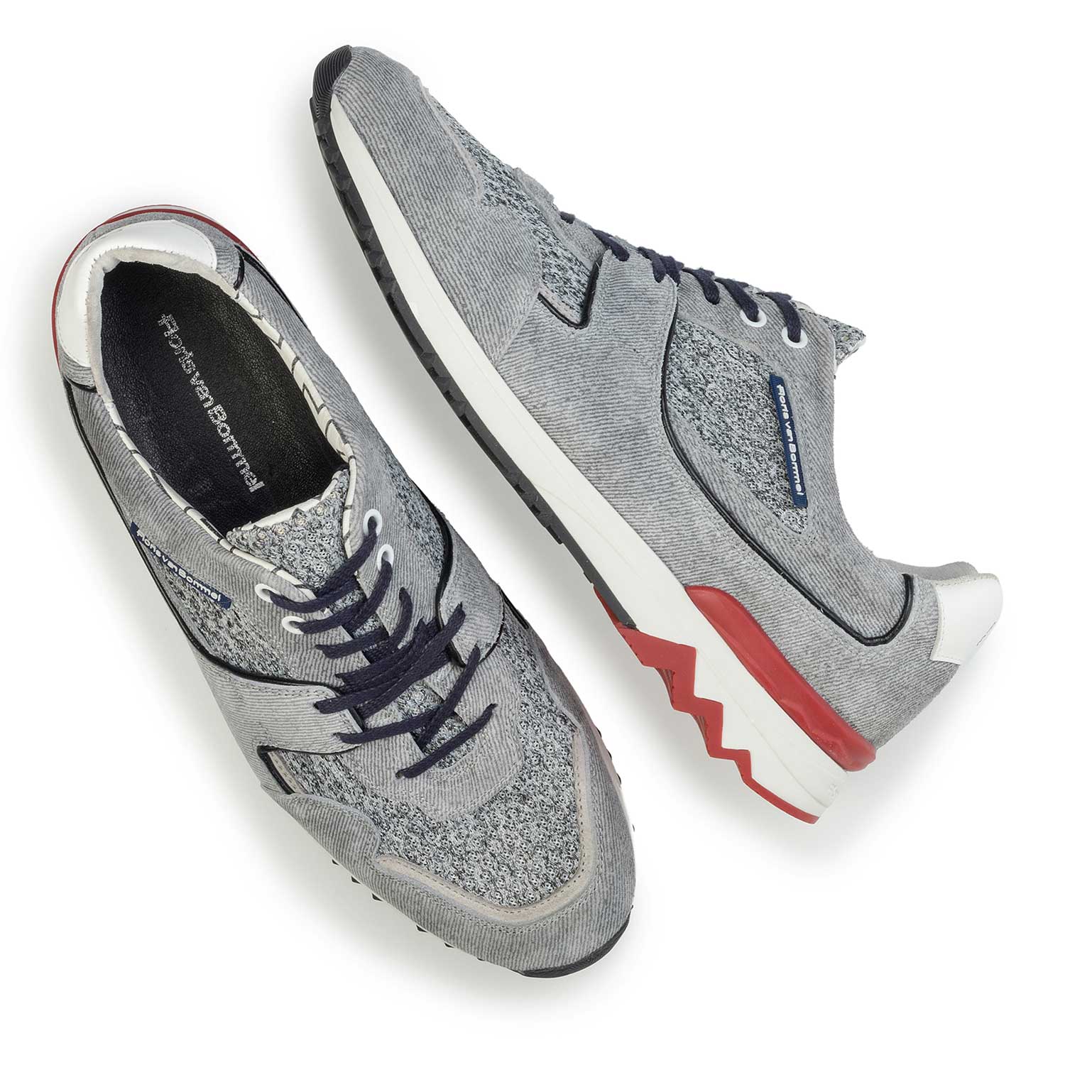 16220/06 - Lichtgrijze suède sneaker met print 16220/06 - Lichtgrijze suède sneaker met print