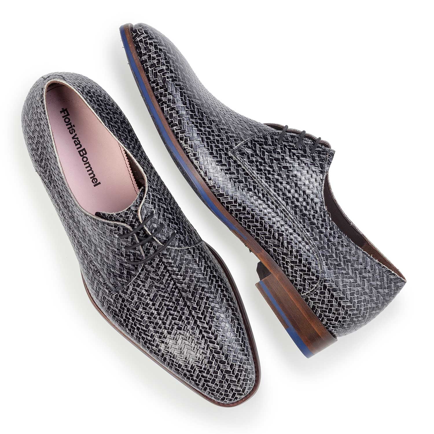 14146/00 - Black patent leather lace shoe with pattern 14146/00 - Black patent leather lace shoe with pattern