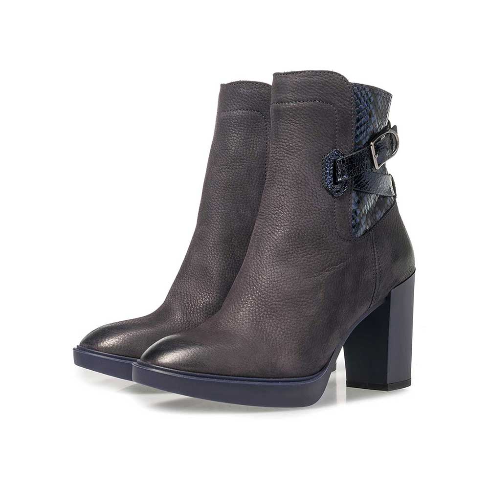 85627/01 - Donkerblauwe nubuckleren enkellaars met snakeprint 85627/01 - Donkerblauwe nubuckleren enkellaars met snakeprint