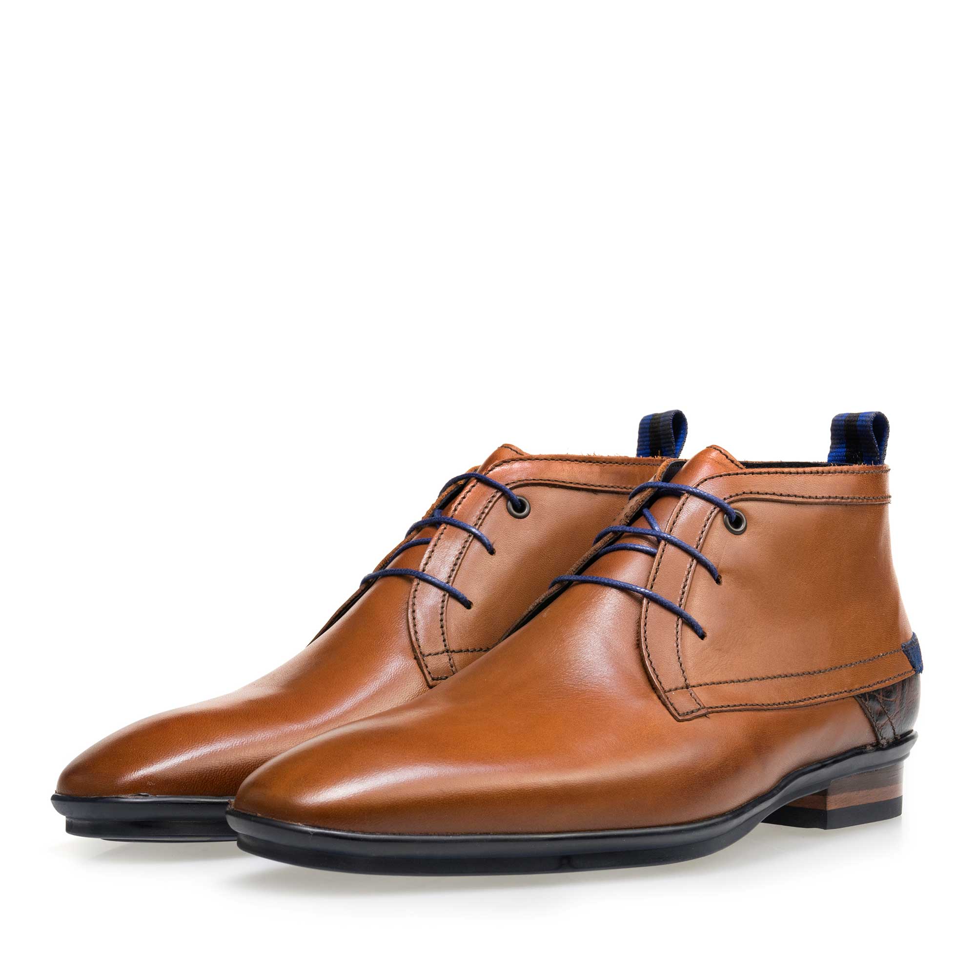 10334/29 - Cognac-coloured mid-high leather lace boot 10334/29 - Cognac-coloured mid-high leather lace boot
