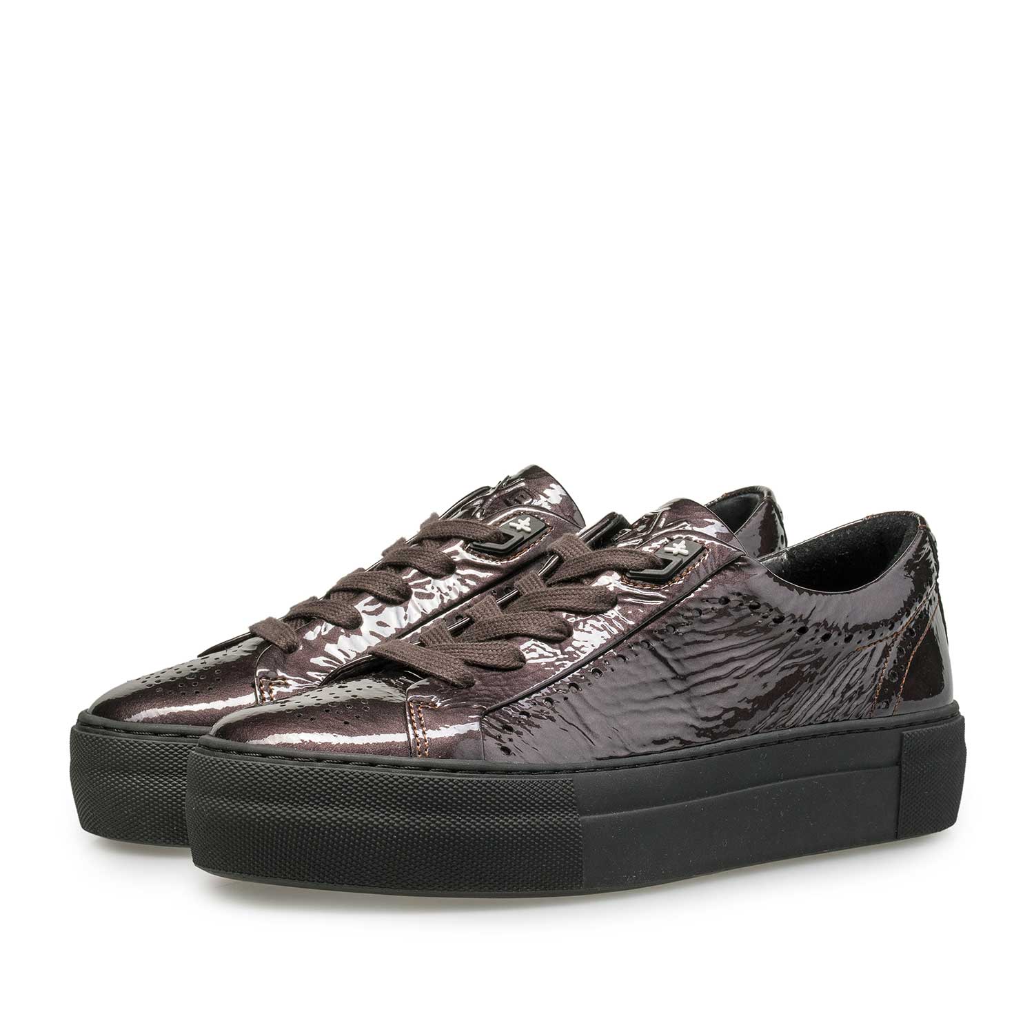 85253/03 - Bordeaux/taupe lakleren sneaker met kreukeffect 85253/03 - Bordeaux/taupe lakleren sneaker met kreukeffect