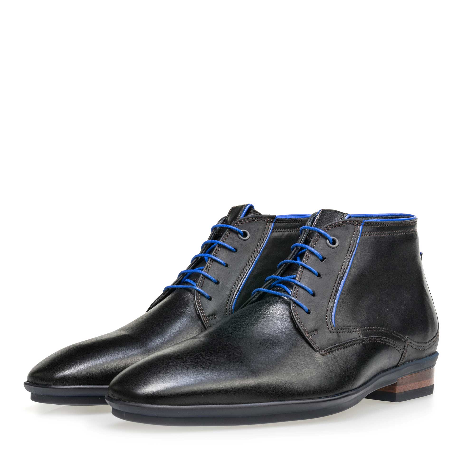 10703/02 - Zwarte, halfhoge leren veterboot 10703/02 - Zwarte, halfhoge leren veterboot