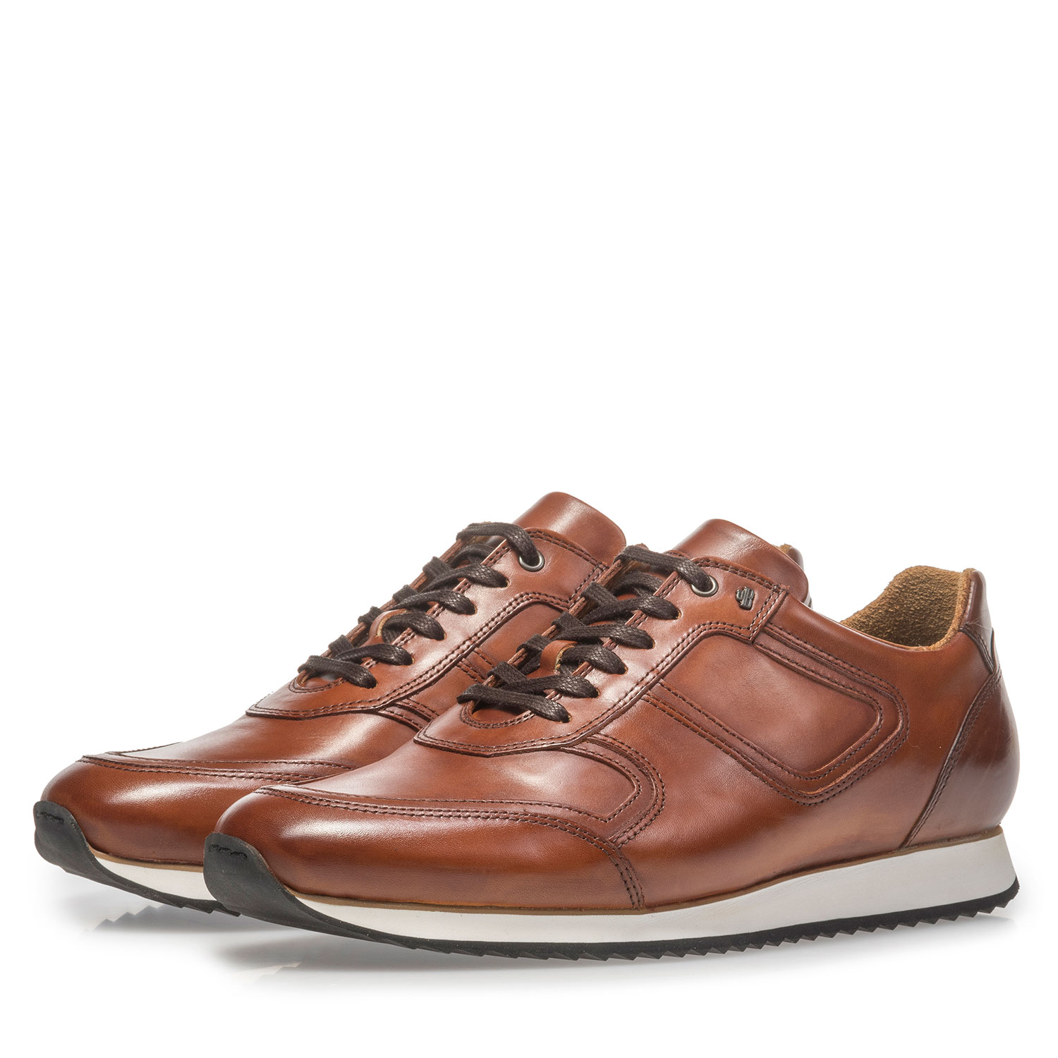 16224/23 - Kalfsleren veterschoen donker cognac 16224/23 - Kalfsleren veterschoen donker cognac
