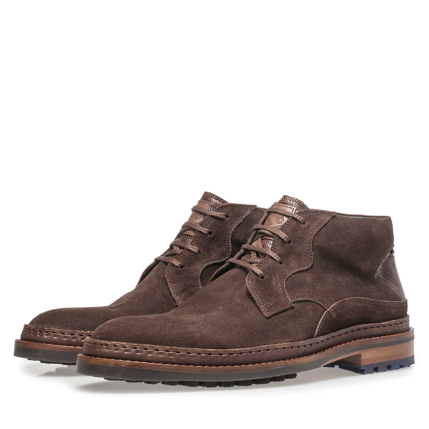 10509/03 - Donkerbruine suède veterboot 10509/03 - Donkerbruine suède veterboot