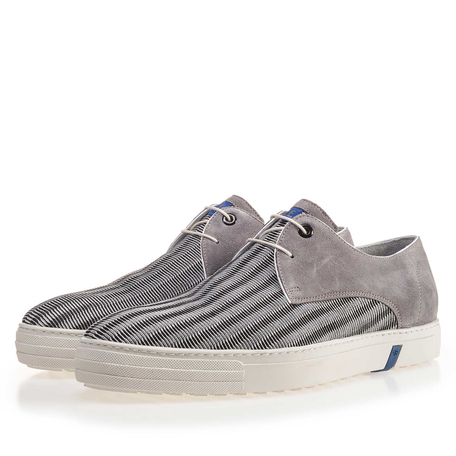 14089/00 - Grijze sneaker met mesh reliëf 14089/00 - Grijze sneaker met mesh reliëf