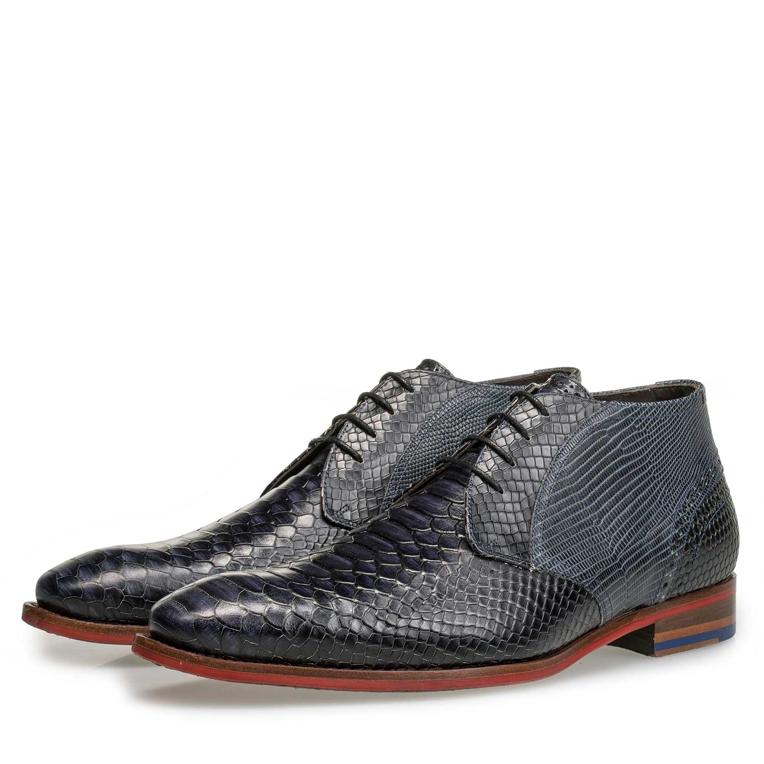 20105/01 - Halfhoge blauwe leren veterschoen met snakeprint 20105/01 - Halfhoge blauwe leren veterschoen met snakeprint