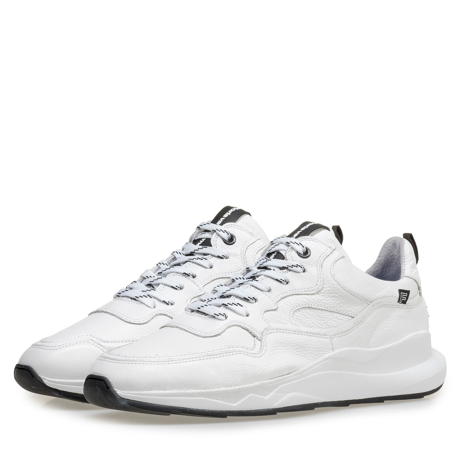 16269/01 - Witte kalfsleren sneaker met lichte structuur 16269/01 - Witte kalfsleren sneaker met lichte structuur