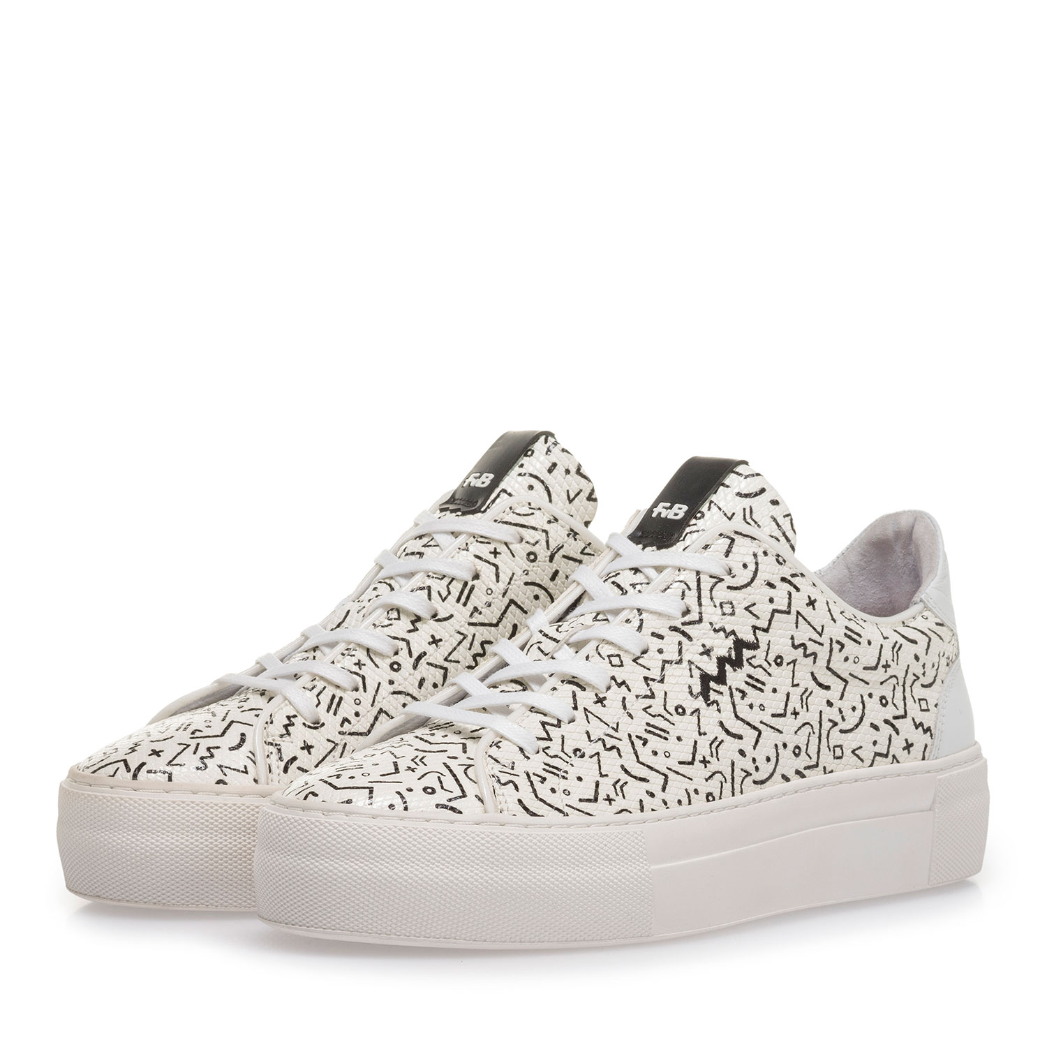 85297/02 - Witte leren sneaker met zwarte print 85297/02 - Witte leren sneaker met zwarte print