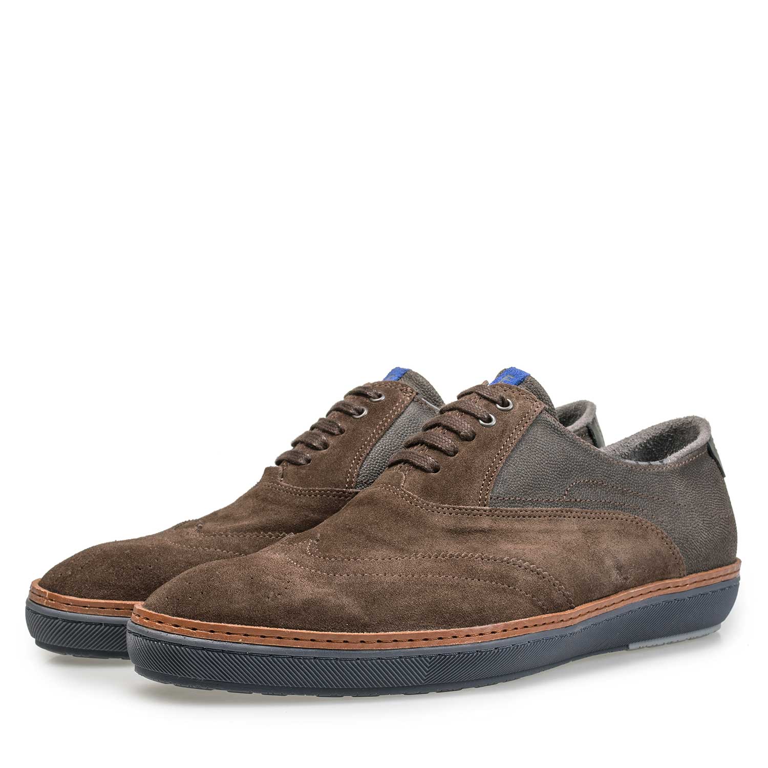 19072/05 - Brogue sneaker van bruin kalfssuède 19072/05 - Brogue sneaker van bruin kalfssuède