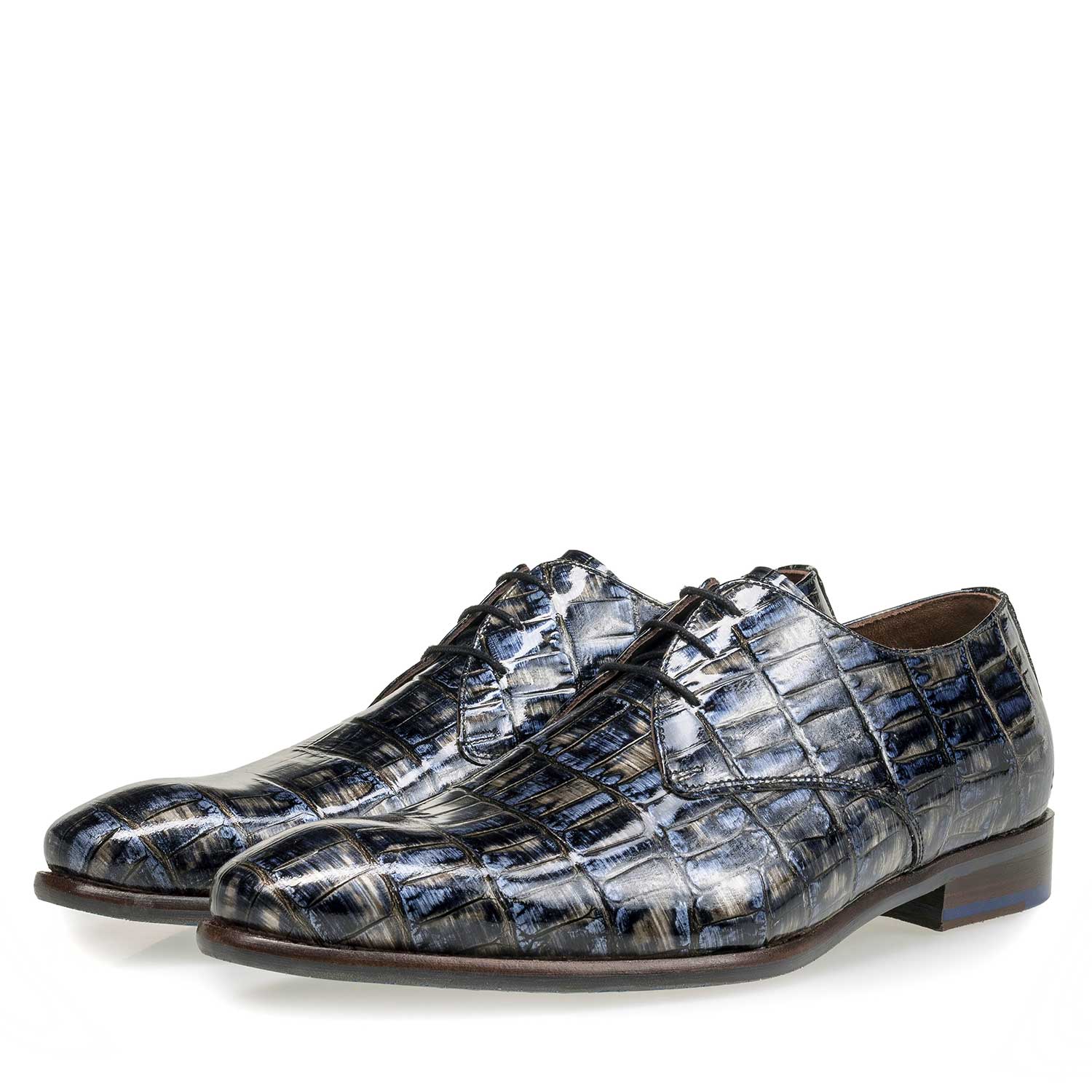 18089/01 - Grey patent leather lace shoe with a croco print 18089/01 - Grey patent leather lace shoe with a croco print