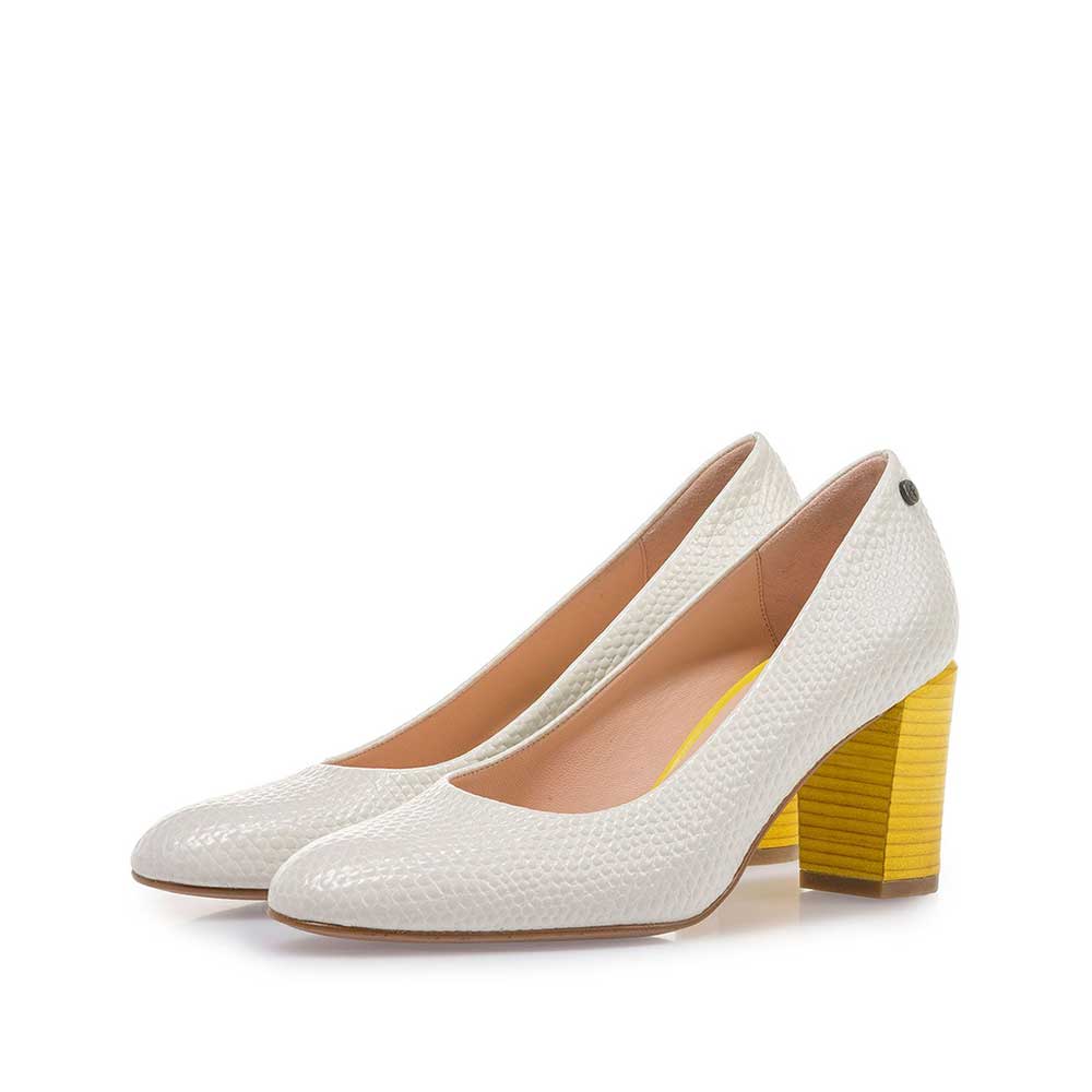 85536/02 - Leren pump off-white met print 85536/02 - Leren pump off-white met print