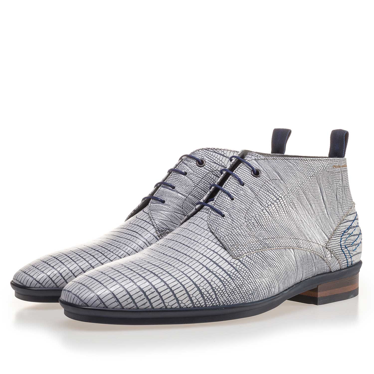 10960/13 - White leather lace boot finished with a lizard print 10960/13 - White leather lace boot finished with a lizard print