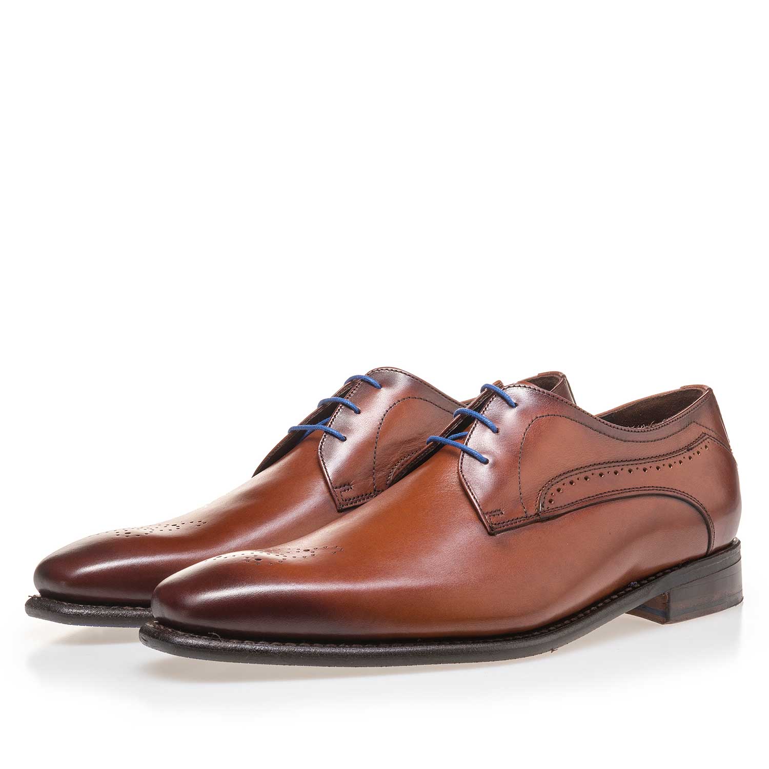 14182/03 - Cognackleurige leren veterschoen 14182/03 - Cognackleurige leren veterschoen