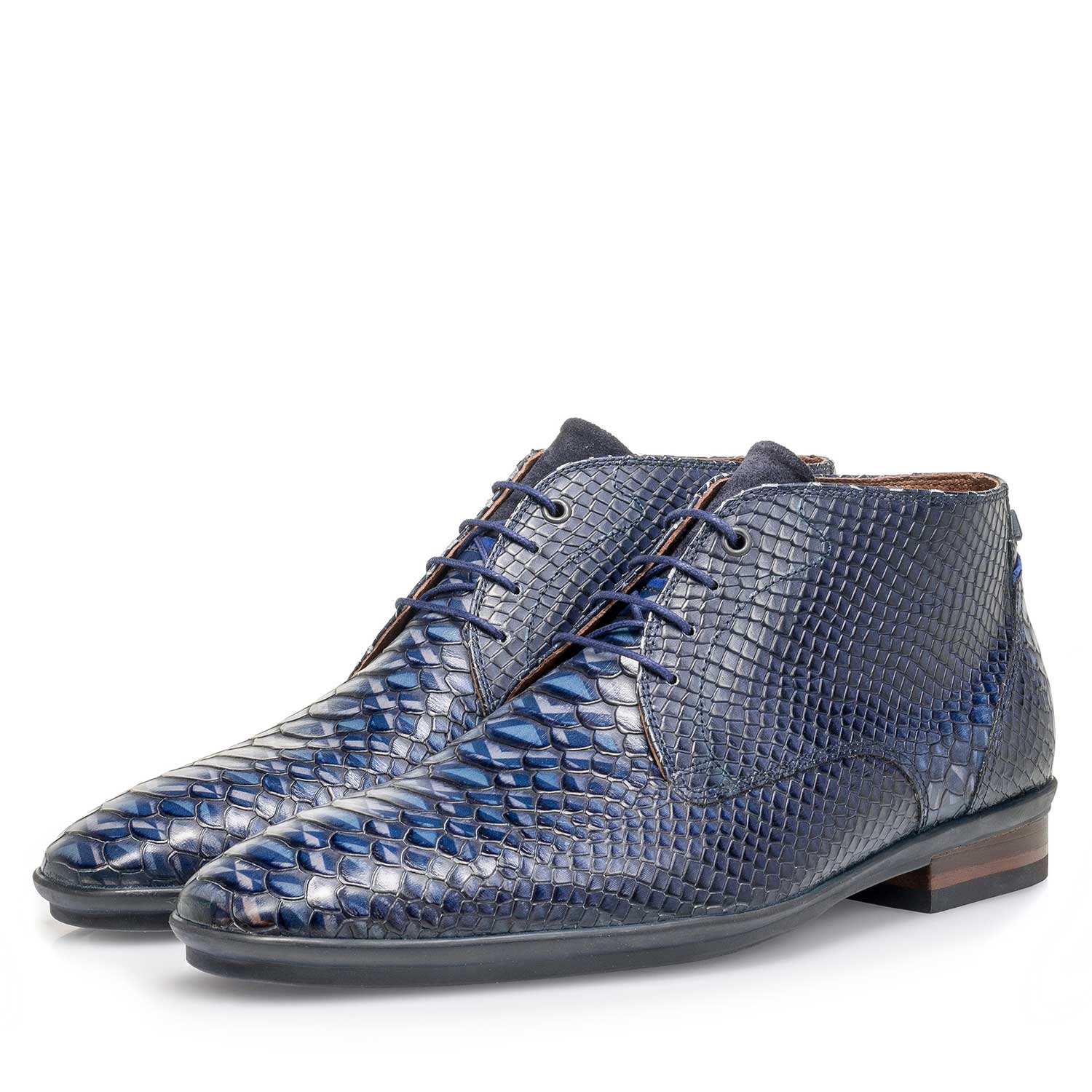 10475/02 - Blauwe kalfsleren veterschoen met snakeprint 10475/02 - Blauwe kalfsleren veterschoen met snakeprint
