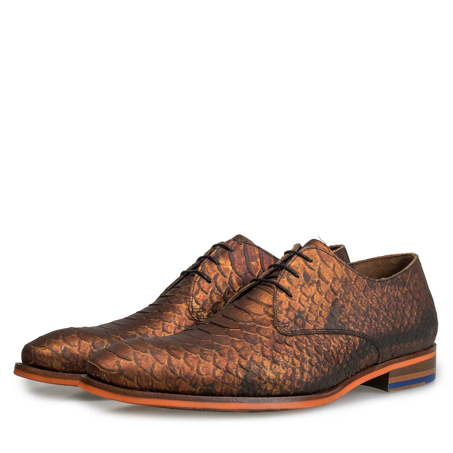 18077/00 - Kalfsleren veterschoen met snakeprint 18077/00 - Kalfsleren veterschoen met snakeprint