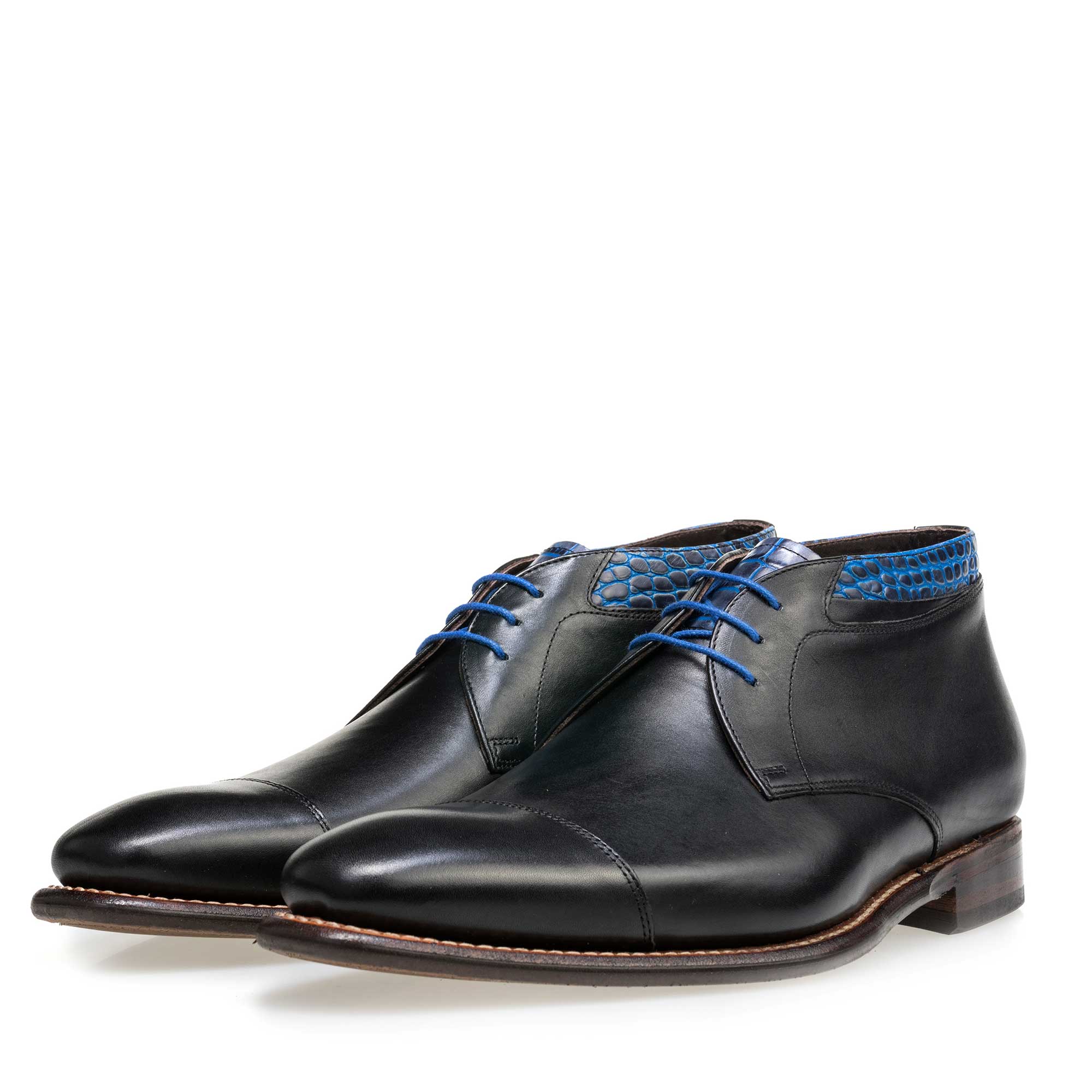 10718/02 - Zwarte, halfhoge leren veterboot 10718/02 - Zwarte, halfhoge leren veterboot