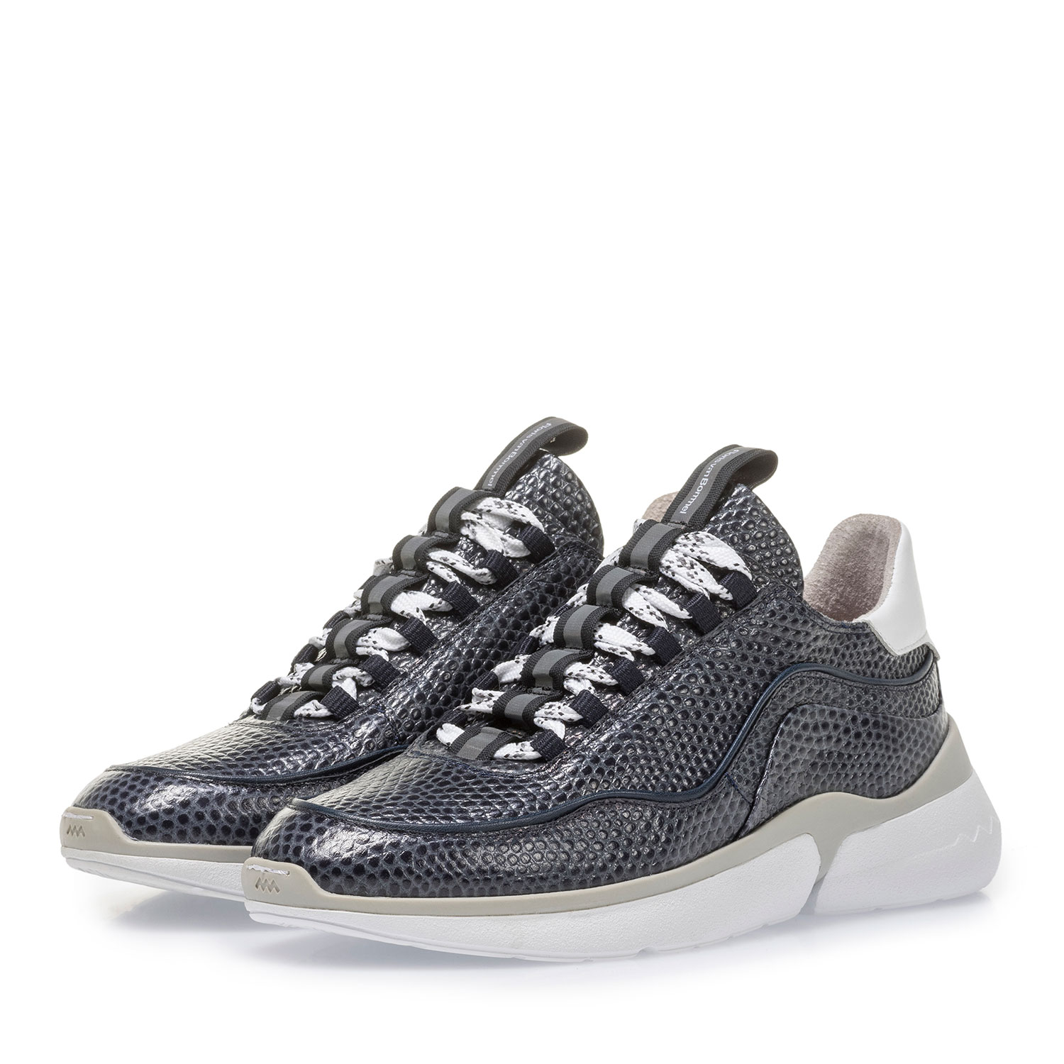 85303/02 - Donkerblauwe sneaker met zwarte print 85303/02 - Donkerblauwe sneaker met zwarte print