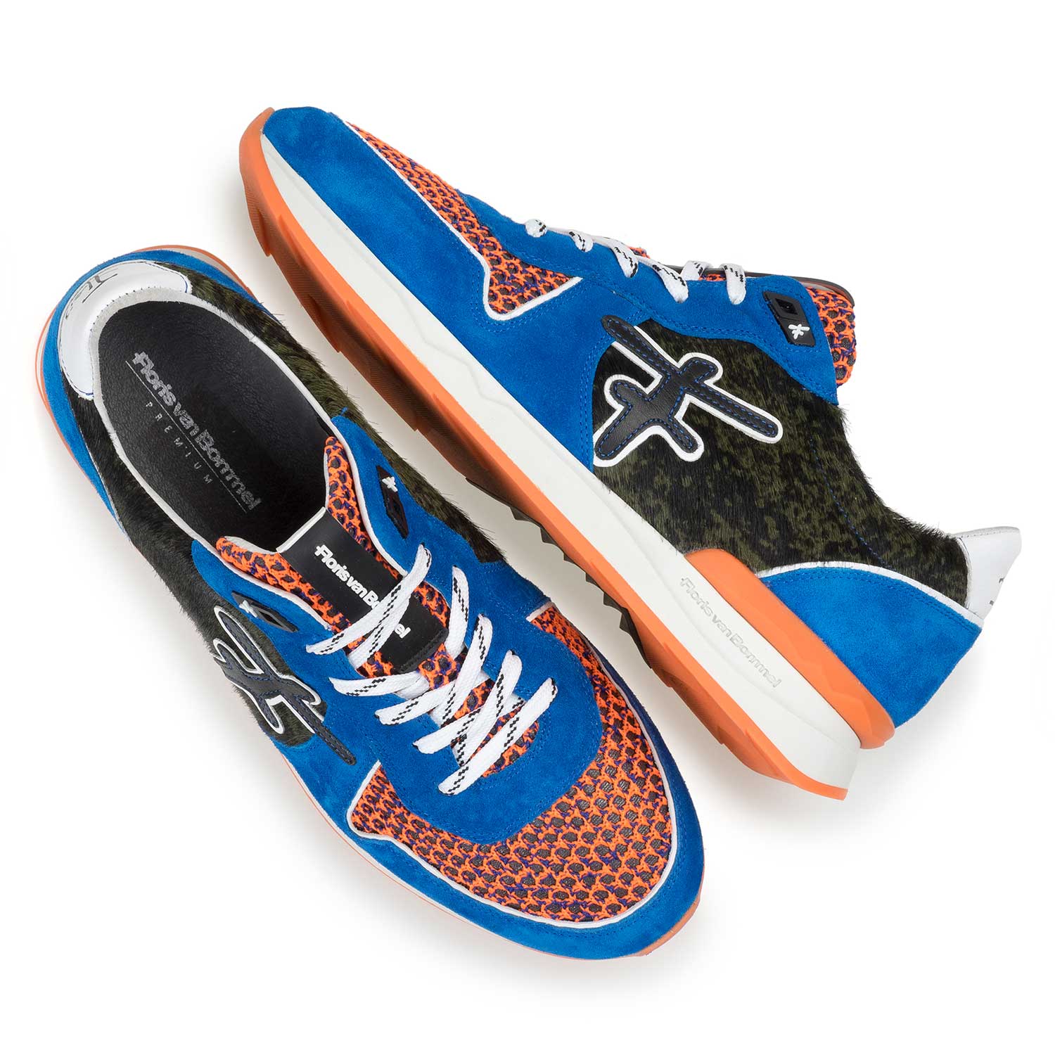 16241/01 - Premium blauwe suède sneaker met gekleurde accenten 16241/01 - Premium blauwe suède sneaker met gekleurde accenten