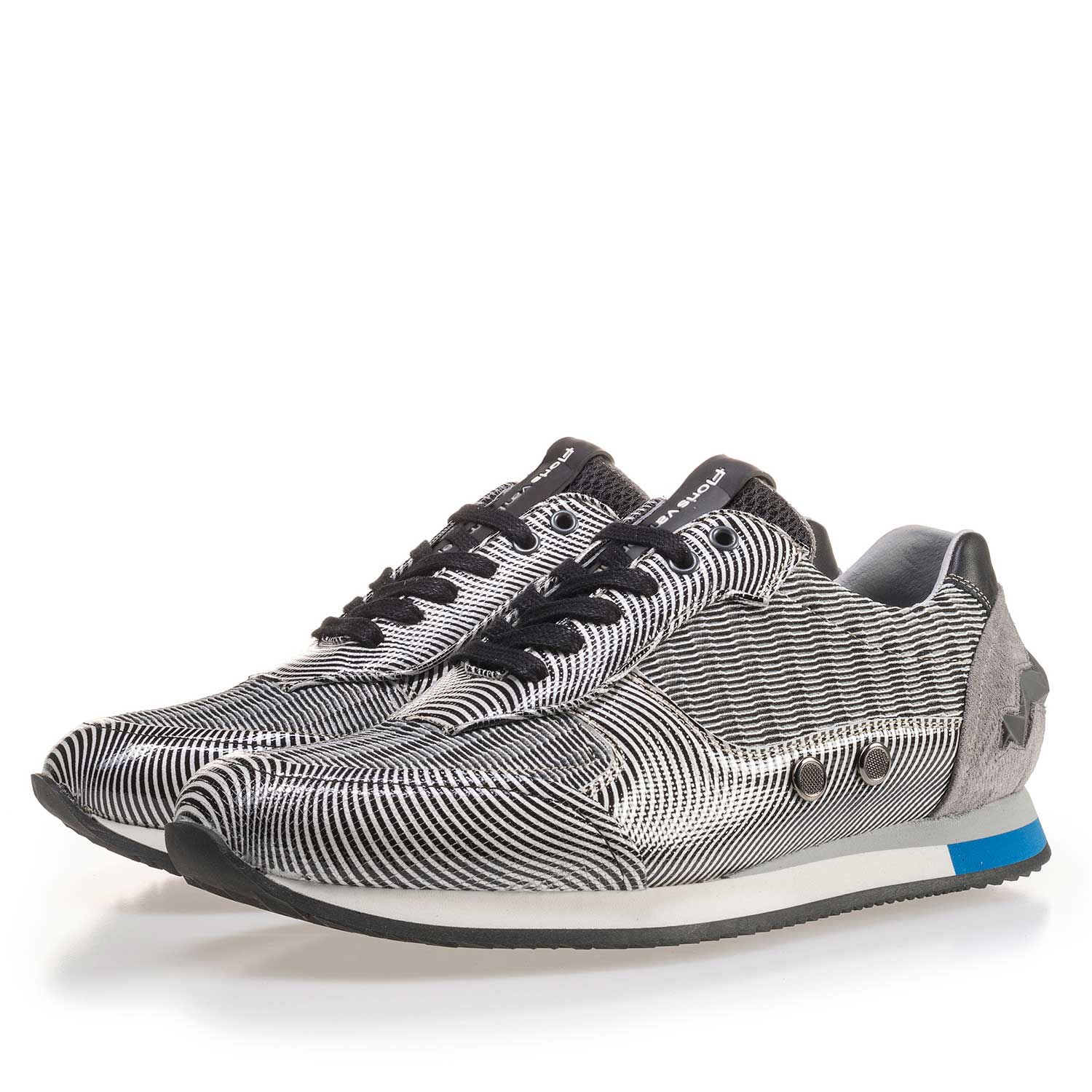16223/04 - Zwart/witte lakleren sneaker met print 16223/04 - Zwart/witte lakleren sneaker met print