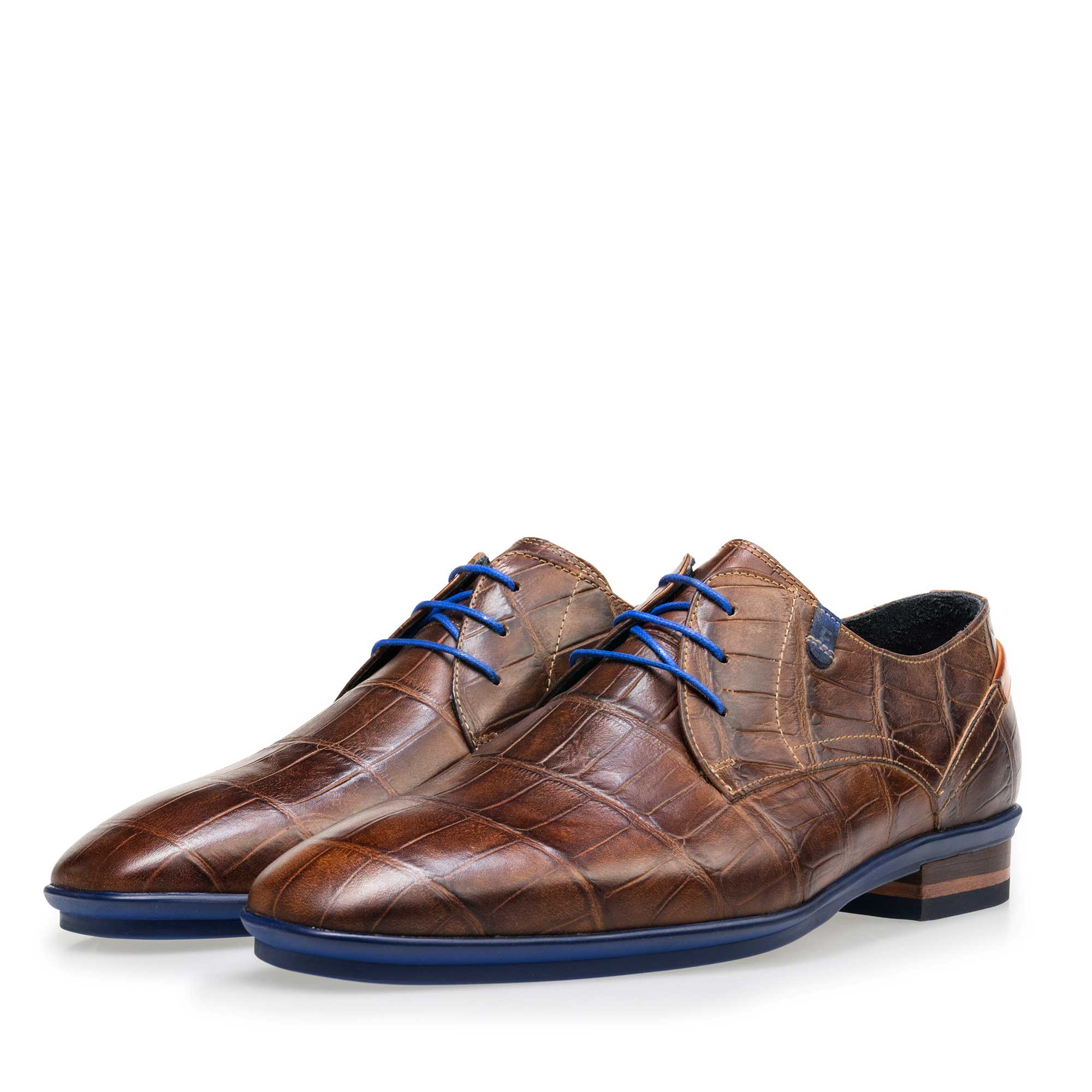 14310/06 - Bruine leren veterschoen met crocoprint 14310/06 - Bruine leren veterschoen met crocoprint
