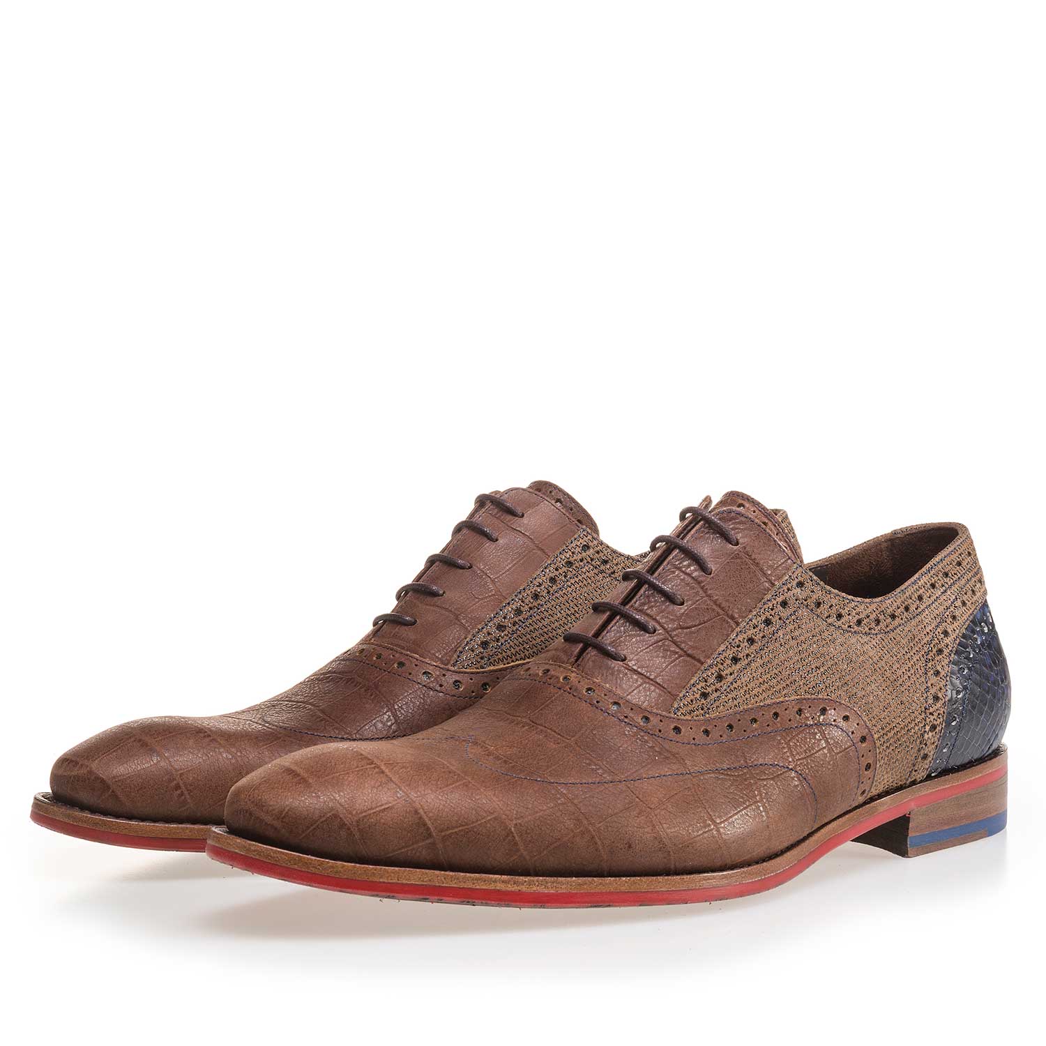 19104/06 - Cognackleurige leren veterschoen met crocoprint 19104/06 - Cognackleurige leren veterschoen met crocoprint