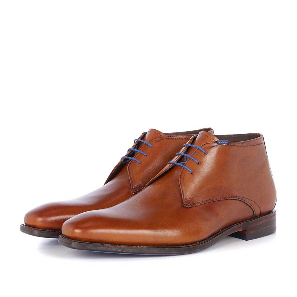 10670/00 - Cognackleurige leren veterboot 10670/00 - Cognackleurige leren veterboot