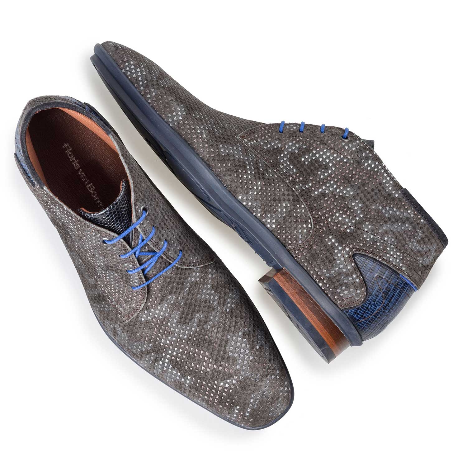 10131/04 - Mid-high brown patterned lace shoe 10131/04 - Mid-high brown patterned lace shoe