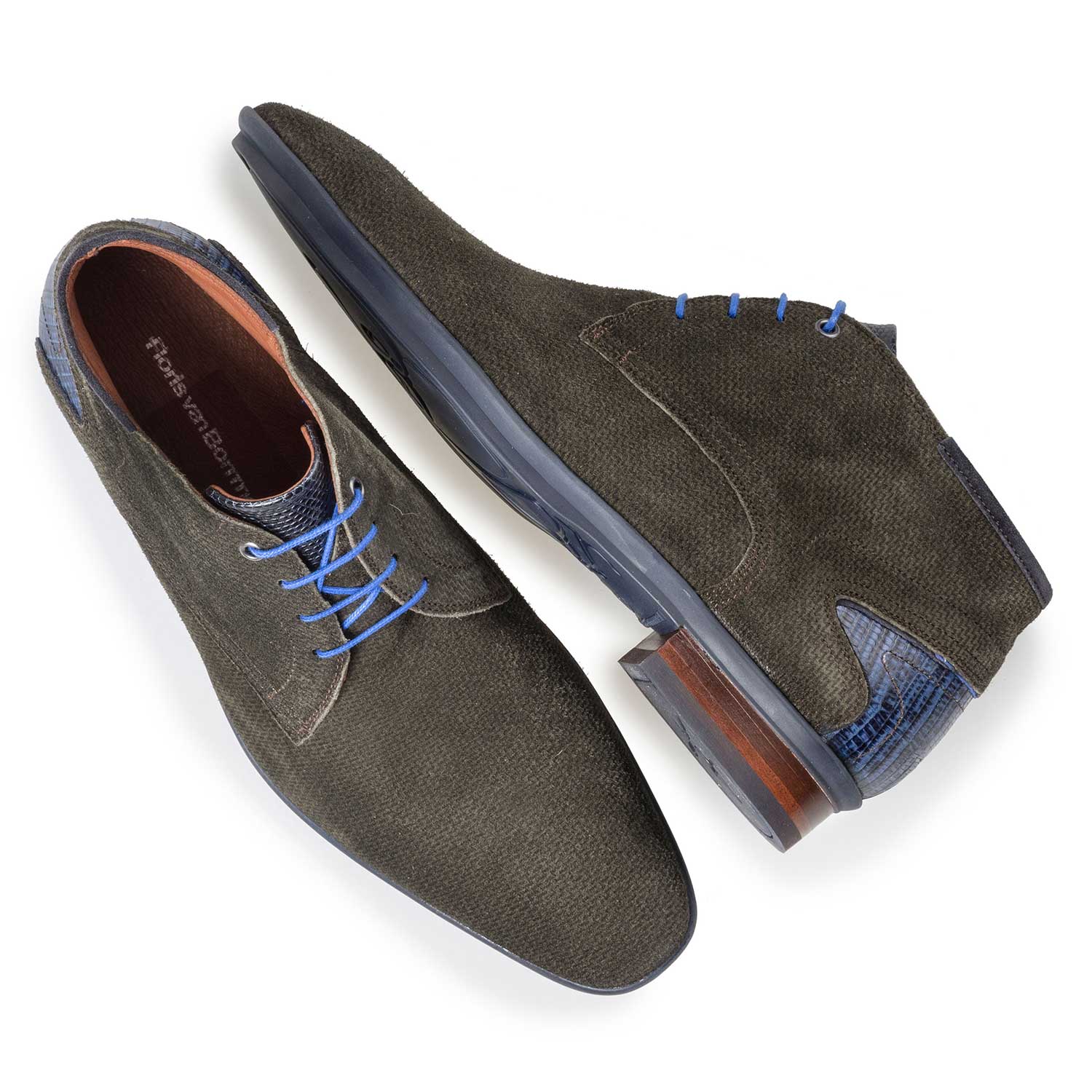 Mid-high suede leather lace shoe 