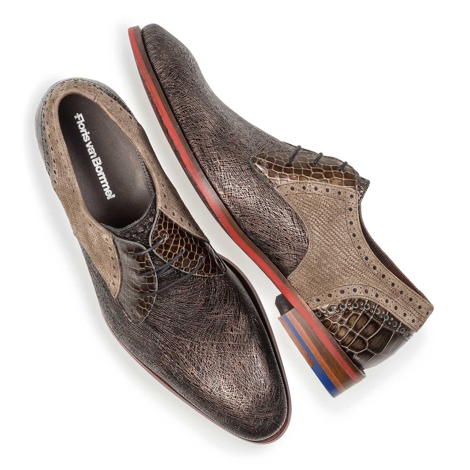 18106/06 - Brown leather lace shoe with metallic print 18106/06 - Brown leather lace shoe with metallic print