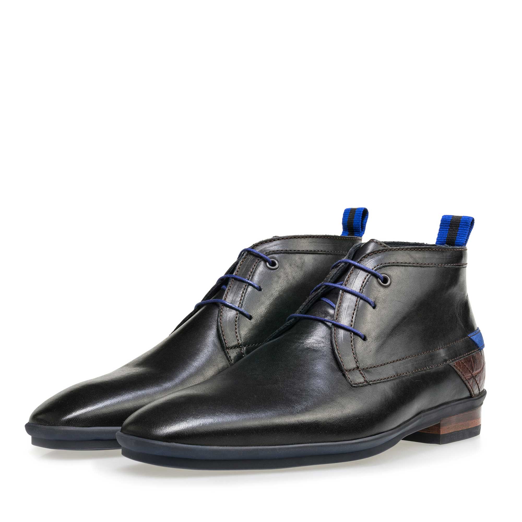 10334/30 - Zwarte halfhoge leren veterboot 10334/30 - Zwarte halfhoge leren veterboot
