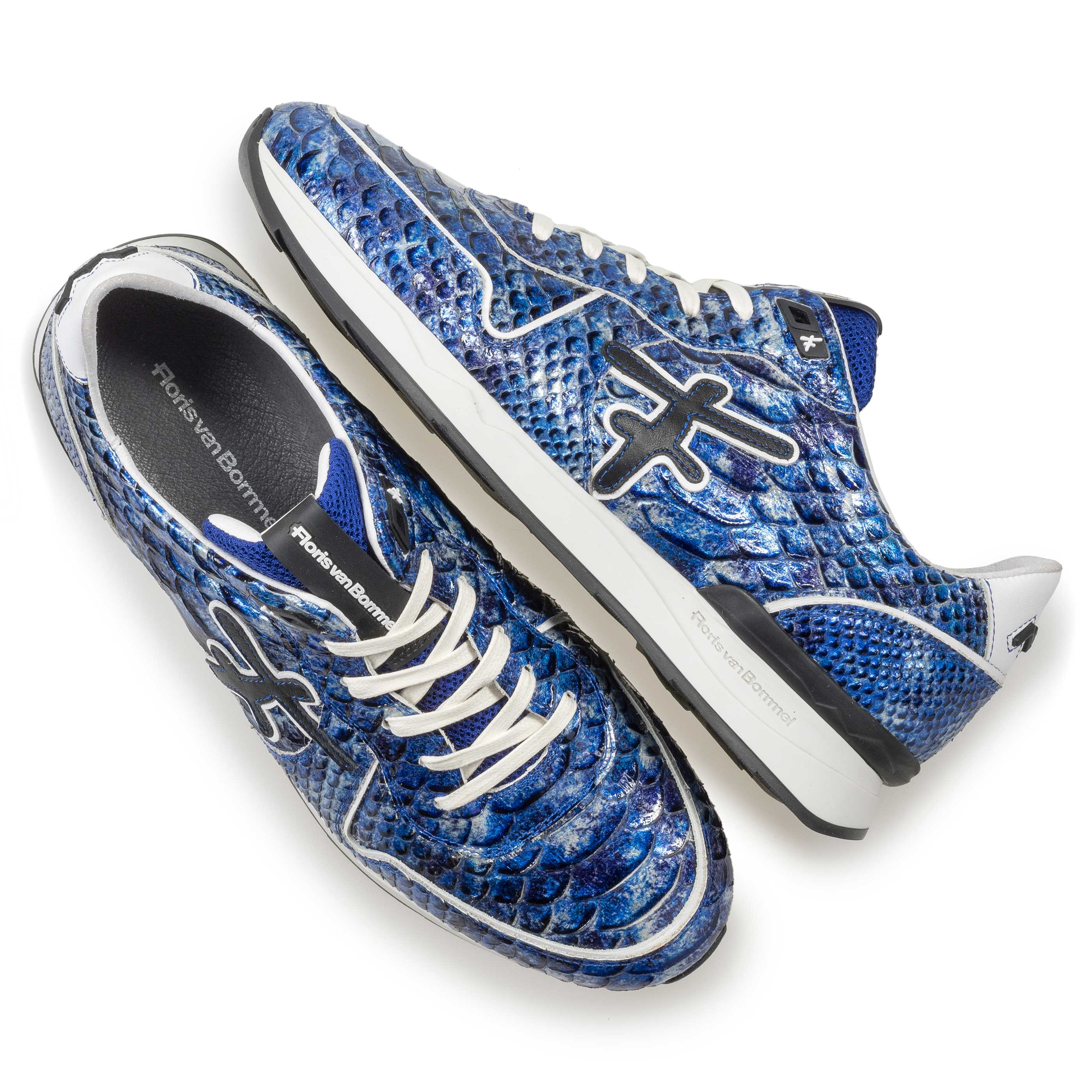 16246/14 - Blauwe lakleren sneaker met snakeprint 16246/14 - Blauwe lakleren sneaker met snakeprint