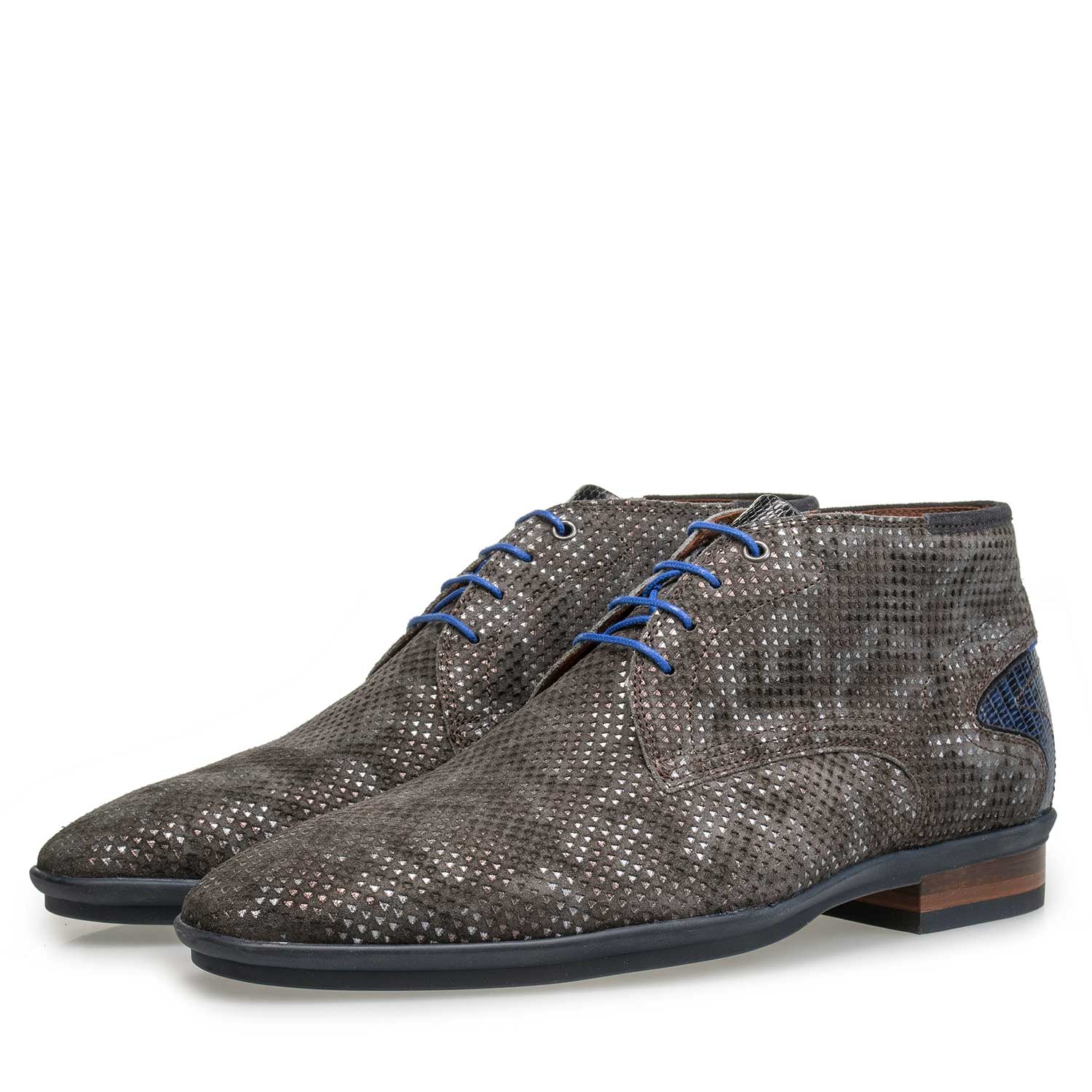 10131/04 - Mid-high brown patterned lace shoe 10131/04 - Mid-high brown patterned lace shoe