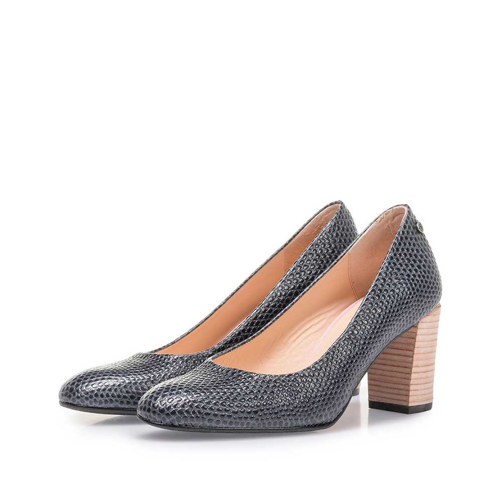 85536/01 - Donkerblauwe leren pump met print 85536/01 - Donkerblauwe leren pump met print